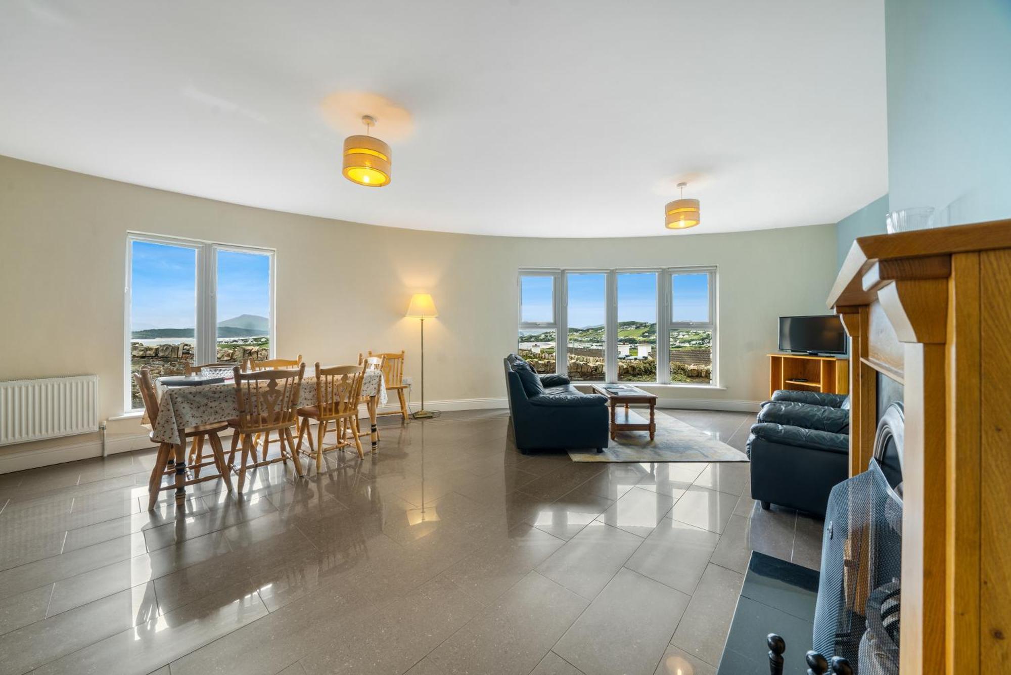 Downings Coastguard Cottages - Type B-E ภายนอก รูปภาพ