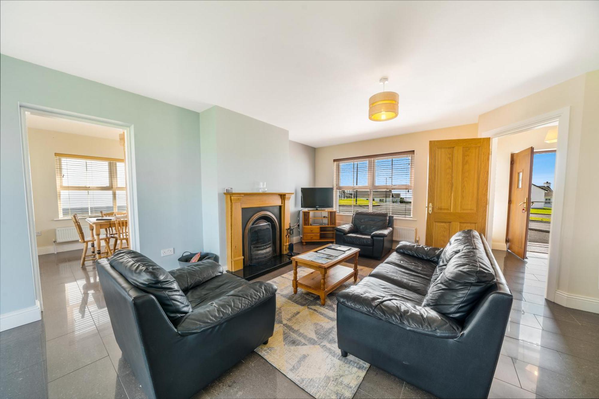 Downings Coastguard Cottages - Type B-E ภายนอก รูปภาพ