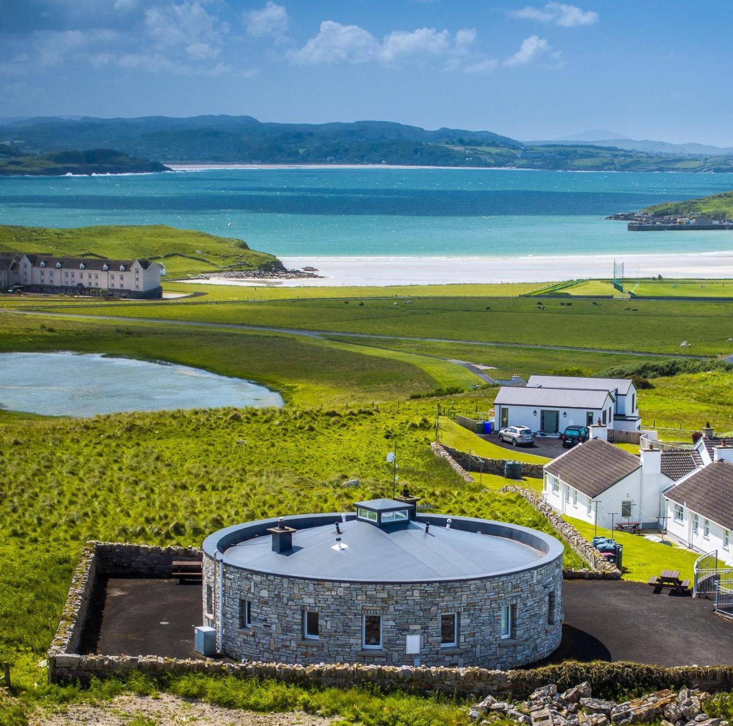 Downings Coastguard Cottages - Type B-E ภายนอก รูปภาพ